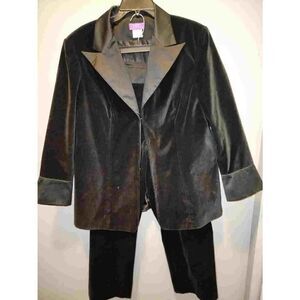 Suzanne Somers Suit